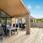 4 Bedroom Stunning In Sjolund