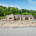 4 Bedroom Stunning In Sjolund