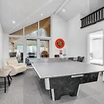 Vakantiehuis 4 Bedroom Stunning In