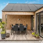 4 Bedroom Stunning In *
