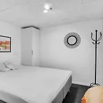 4 Bedroom Stunning In * Sjolund