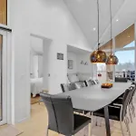 4 Bedroom Stunning In Sjolund
