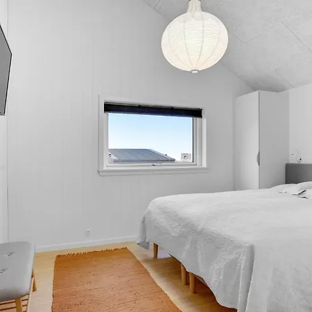 Prázdninový dům 4 Bedroom Stunning In Sjolund
