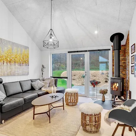 4 Bedroom Stunning In